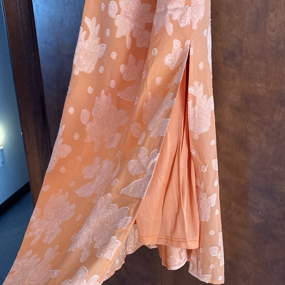 Orange floral size small dress in excellent condition - Picture 2 of 5